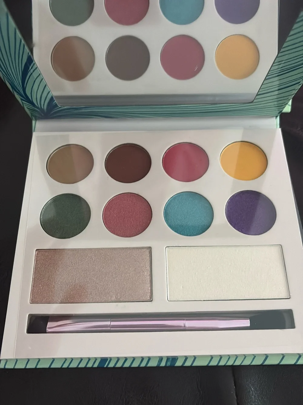 Laura Sanchez MOODS Eyeshadow Palette - Pink & Green